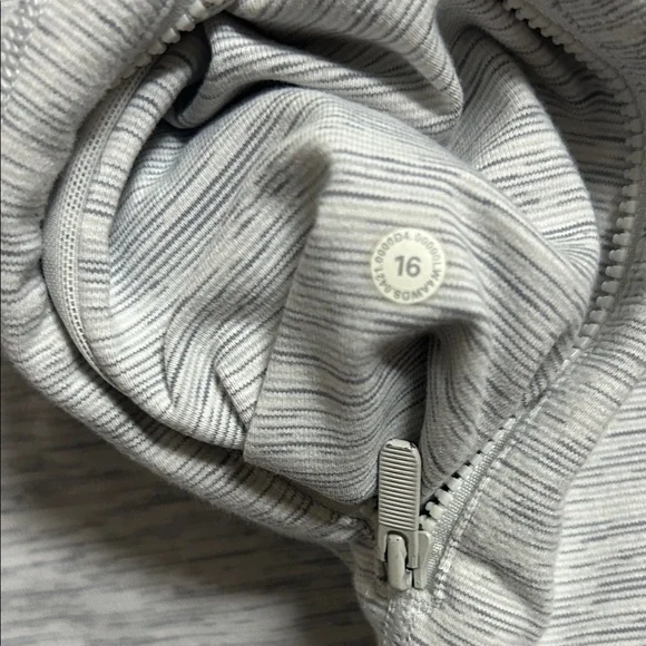Lululemon Define jacket- white/ Light Gray Striped - Picture 7 of 8